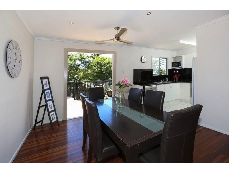 26 Buchanan Street, Mount Louisa QLD 4814