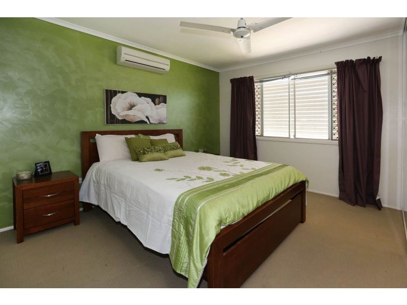 26 Buchanan Street, Mount Louisa QLD 4814