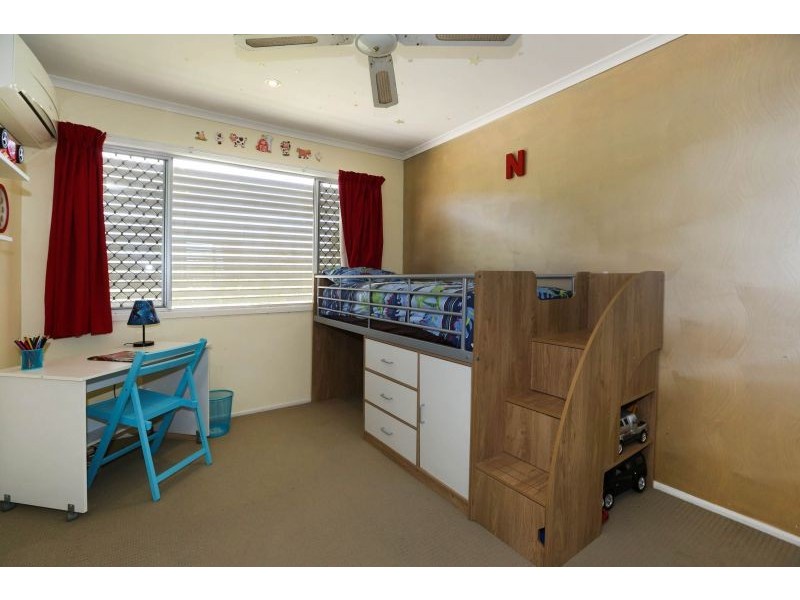 26 Buchanan Street, Mount Louisa QLD 4814