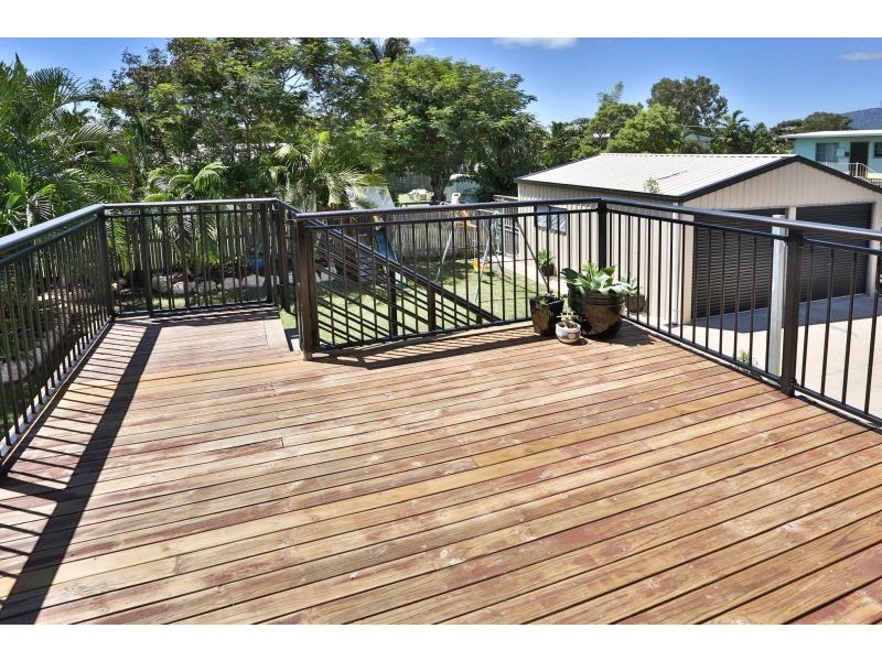 26 Buchanan Street, Mount Louisa QLD 4814