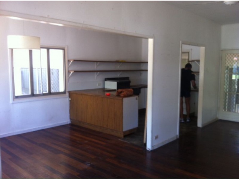 16 Stuart Street, North Ward QLD 4810