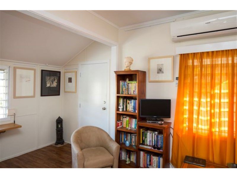 West End QLD 4810