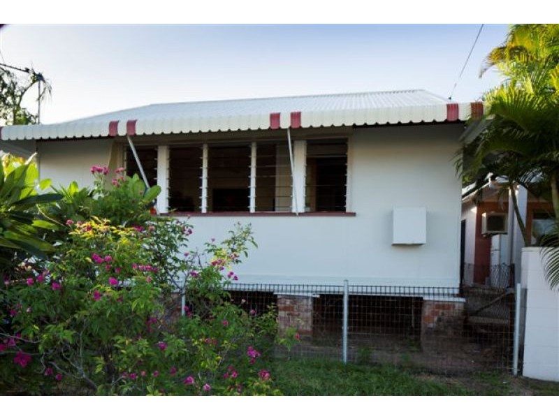 West End QLD 4810