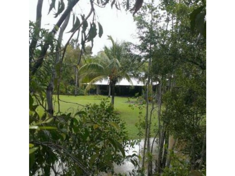 293 Ocean Parade, Balgal Beach QLD 4816