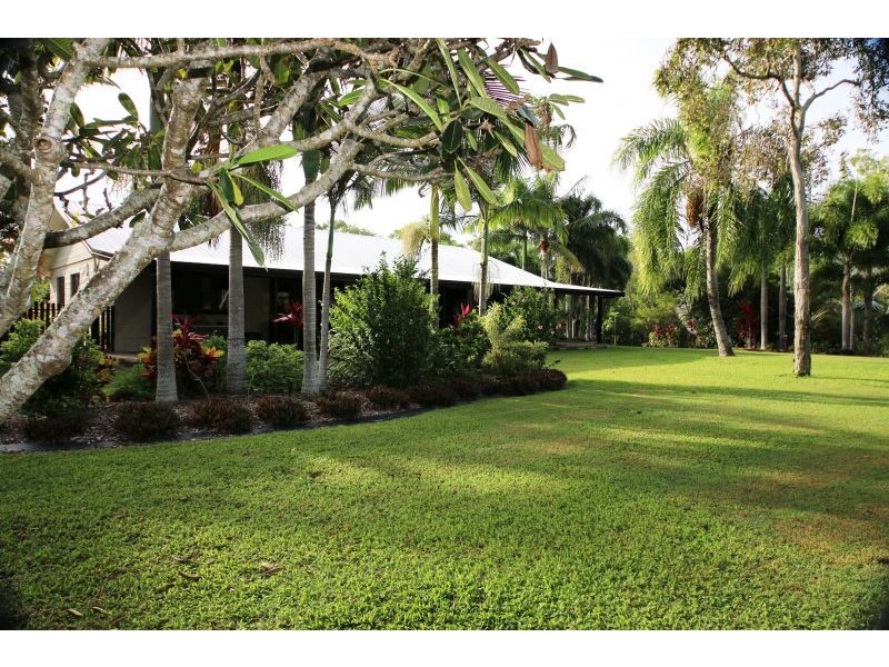 293 Ocean Parade, Balgal Beach QLD 4816