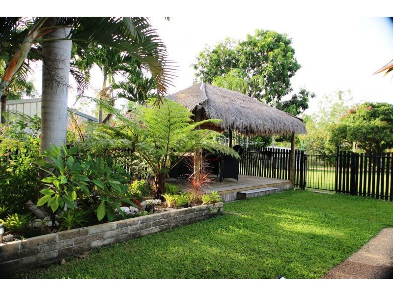 293 Ocean Parade, Balgal Beach QLD 4816