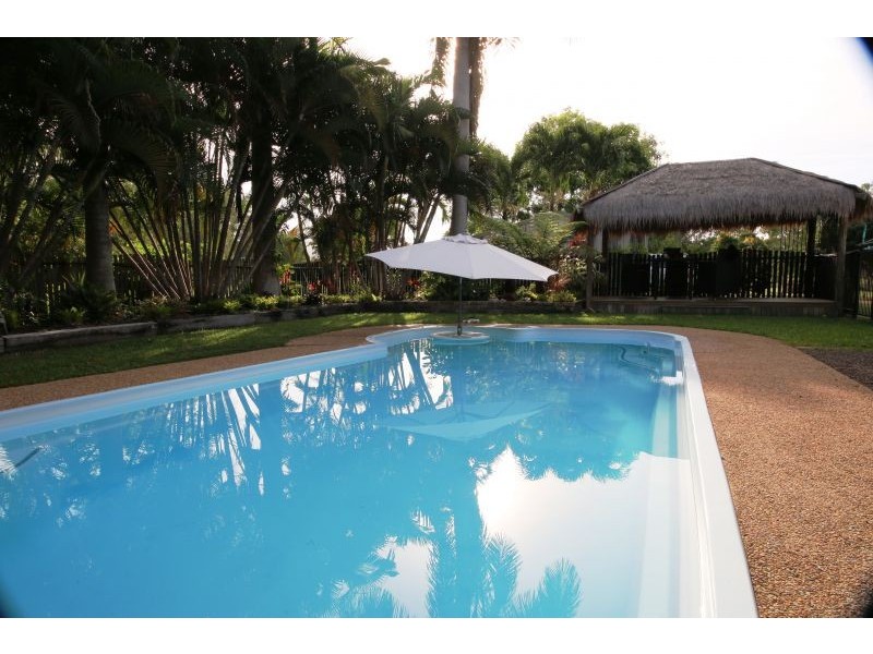 293 Ocean Parade, Balgal Beach QLD 4816