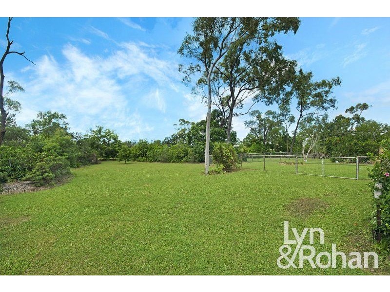 8 Rhyl Court, Mount Low QLD 4818