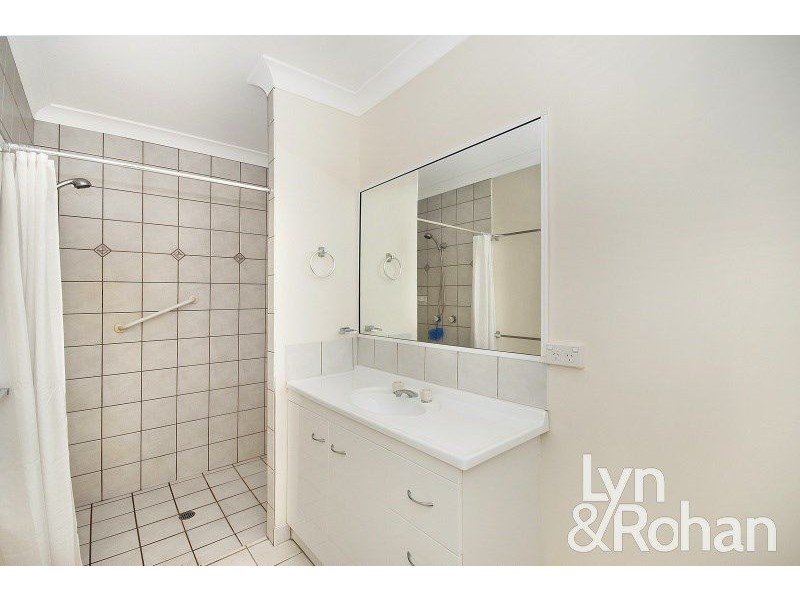 8 Rhyl Court, Mount Low QLD 4818