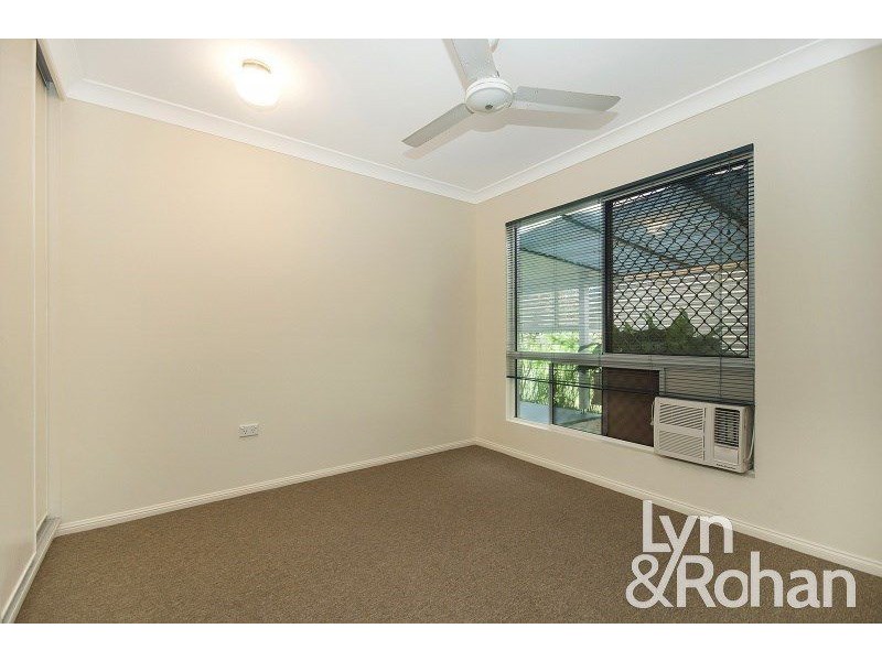 8 Rhyl Court, Mount Low QLD 4818