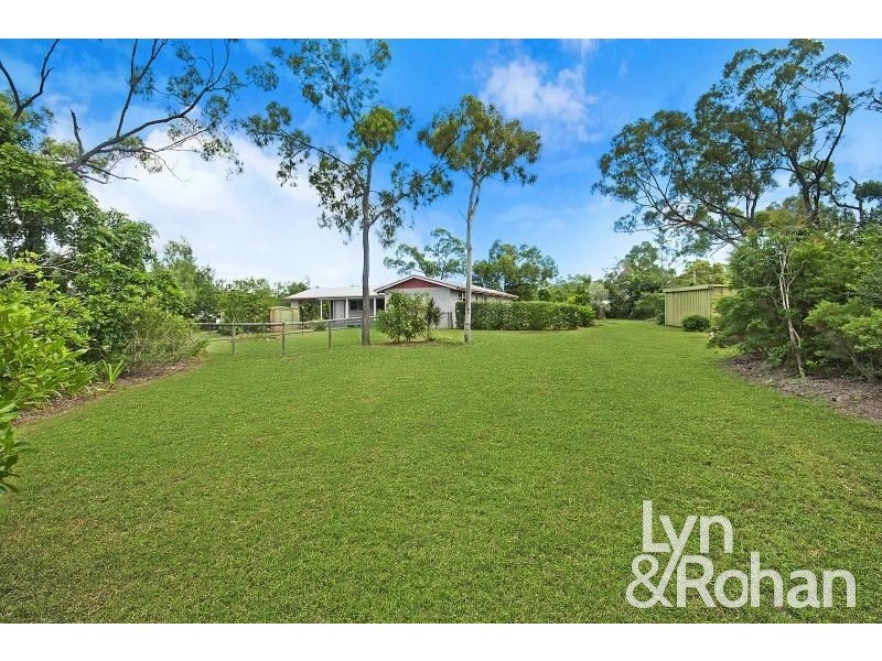 8 Rhyl Court, Mount Low QLD 4818