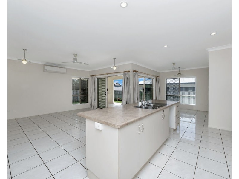 66 Hillock Crescent, Bushland Beach QLD 4818