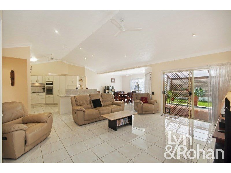 16 Angelus Place, Kirwan QLD 4817