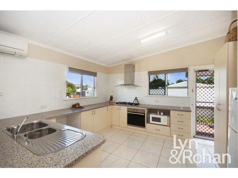 16 Sherriff Street, Hermit Park QLD 4812