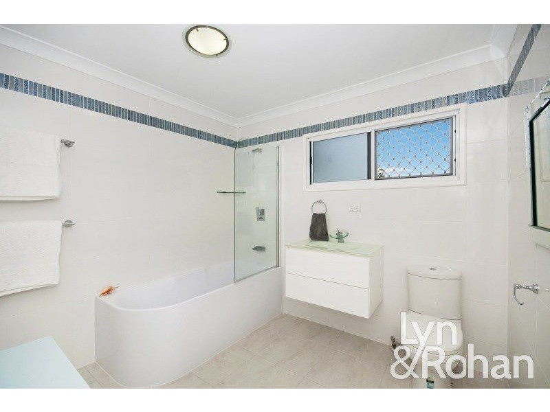 16 Sherriff Street, Hermit Park QLD 4812