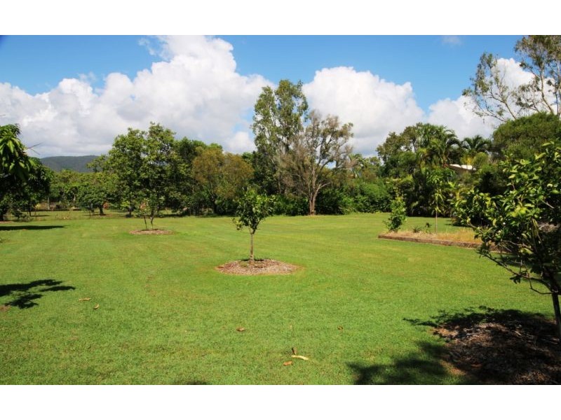 14 Armidale Avenue, Balgal Beach QLD 4816