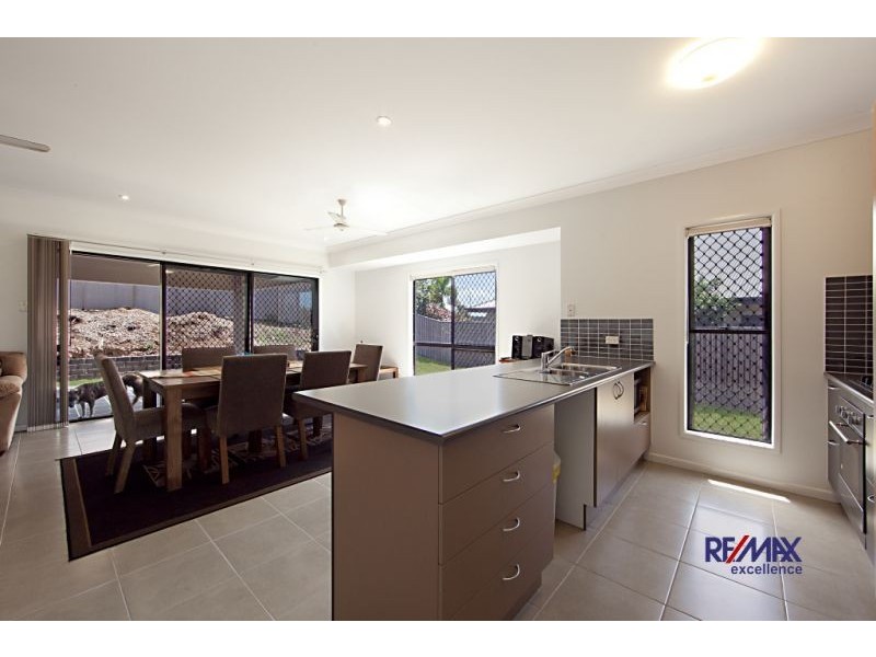 19 Deedes Crescent, Bushland Beach QLD 4818