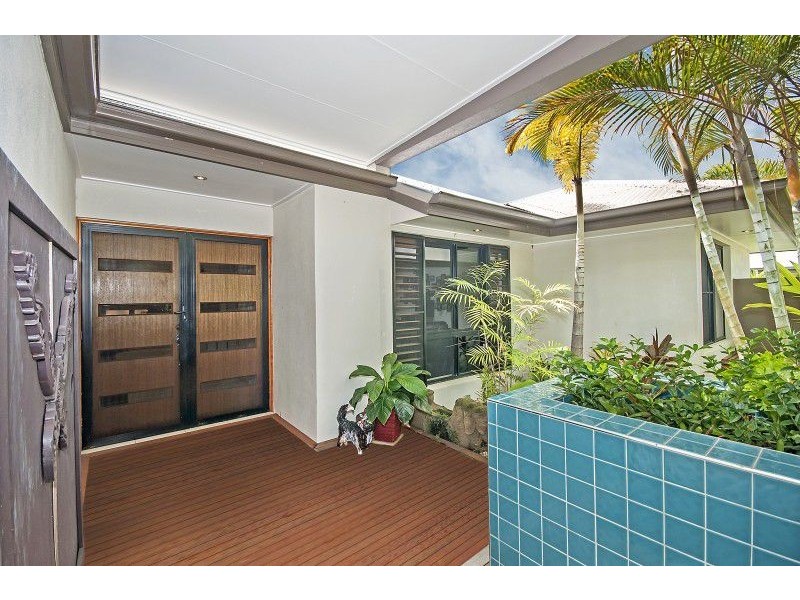 19 Donostia Crescent, Bushland Beach QLD 4818