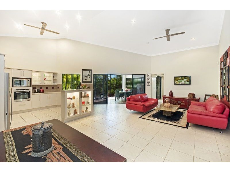 19 Donostia Crescent, Bushland Beach QLD 4818