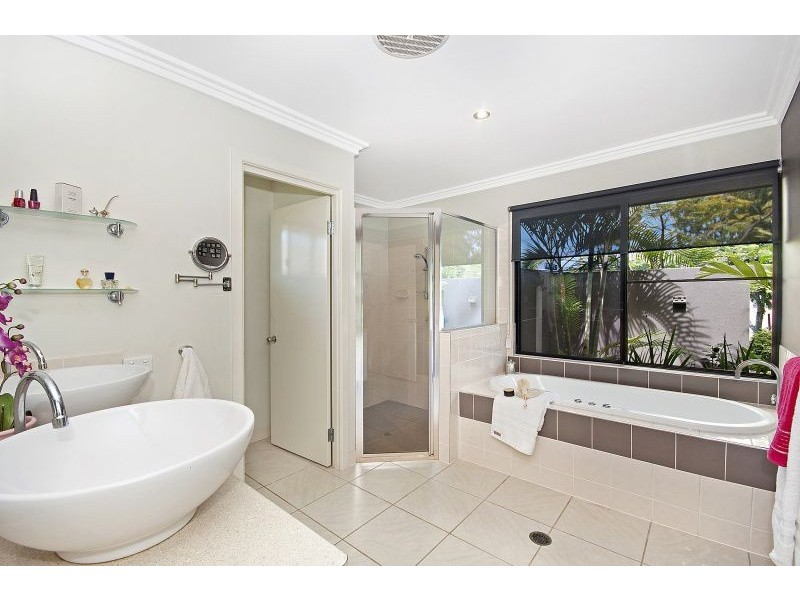 19 Donostia Crescent, Bushland Beach QLD 4818