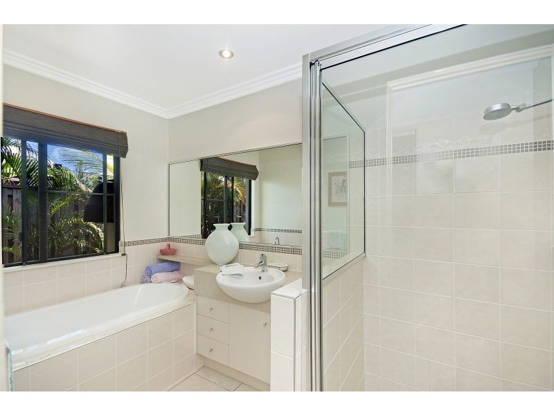 19 Donostia Crescent, Bushland Beach QLD 4818