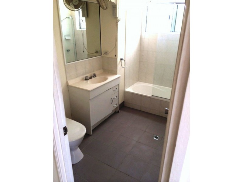 3/8 Queens Road, Railway Estate QLD 4810