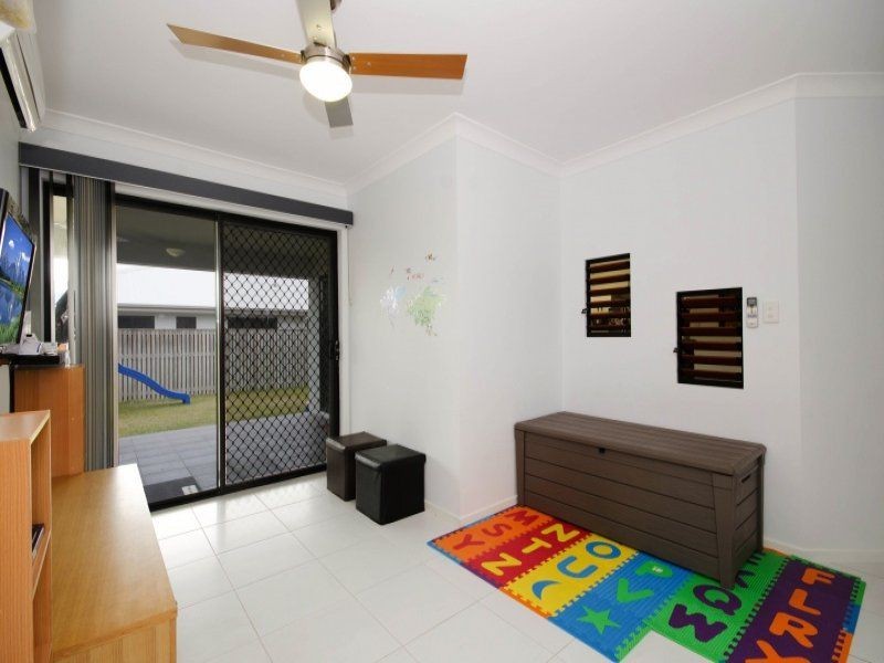 Bushland Beach QLD 4818