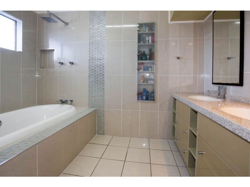 24 Tamarind Street, Kirwan QLD 4817
