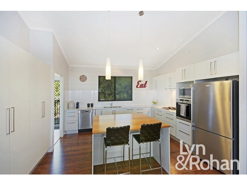 15 Kosciusko Way, Mount Louisa QLD 4814