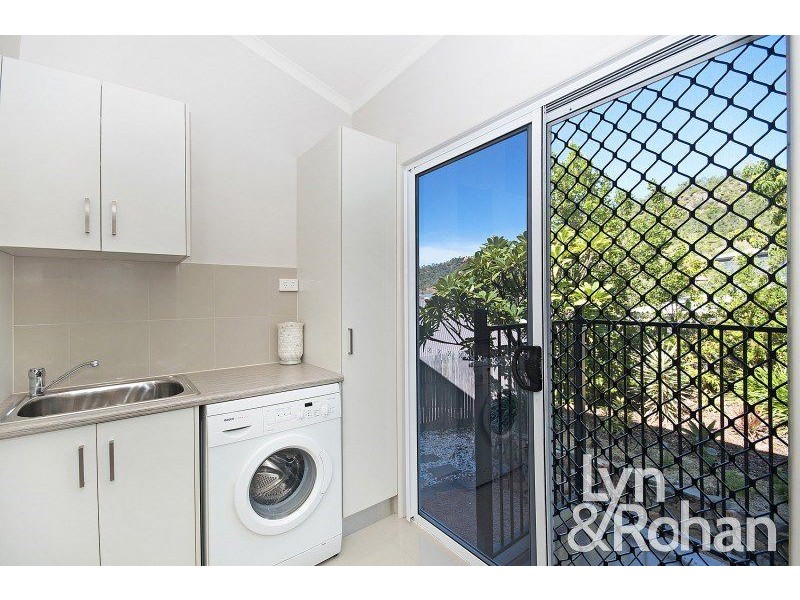 15 Kosciusko Way, Mount Louisa QLD 4814