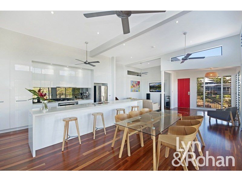 16 Chandon Place, Castle Hill QLD 4810