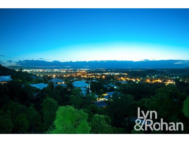 16 Chandon Place, Castle Hill QLD 4810