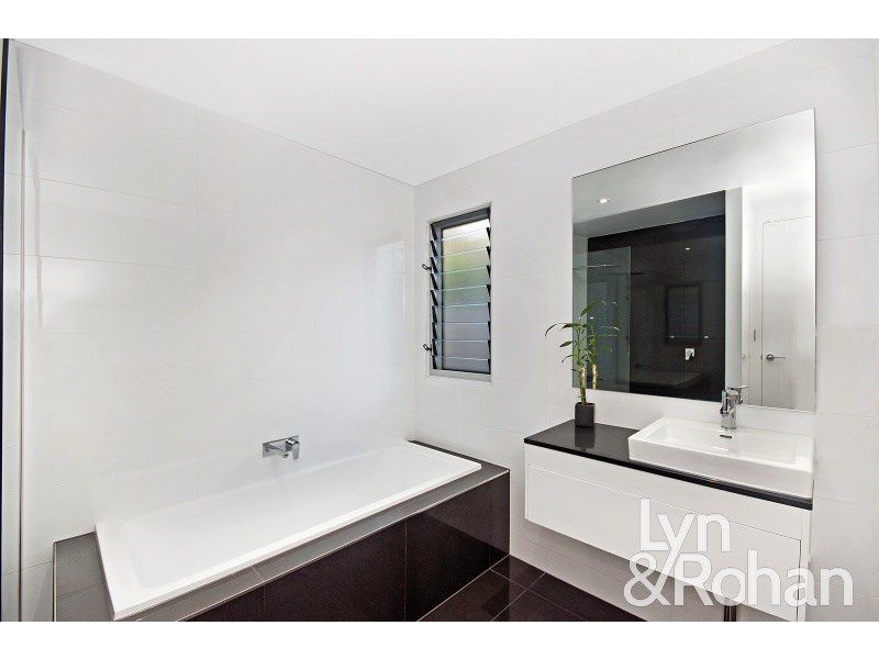 16 Chandon Place, Castle Hill QLD 4810