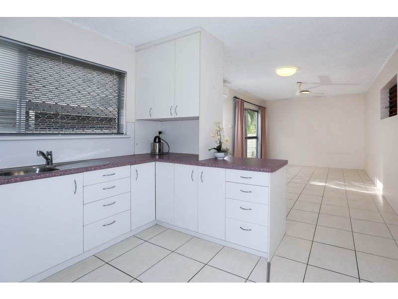 1/42 Clayton Street, Hermit Park QLD 4812