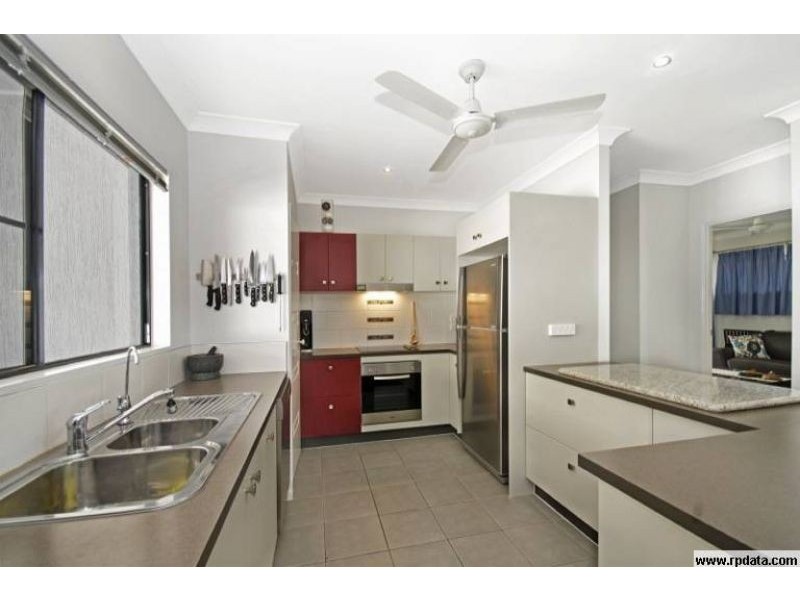 14 Shutehaven Cct, Bushland Beach QLD 4818