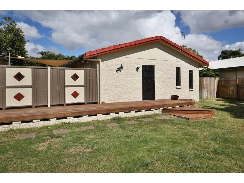 6 Canterbury Road, Kirwan QLD 4817