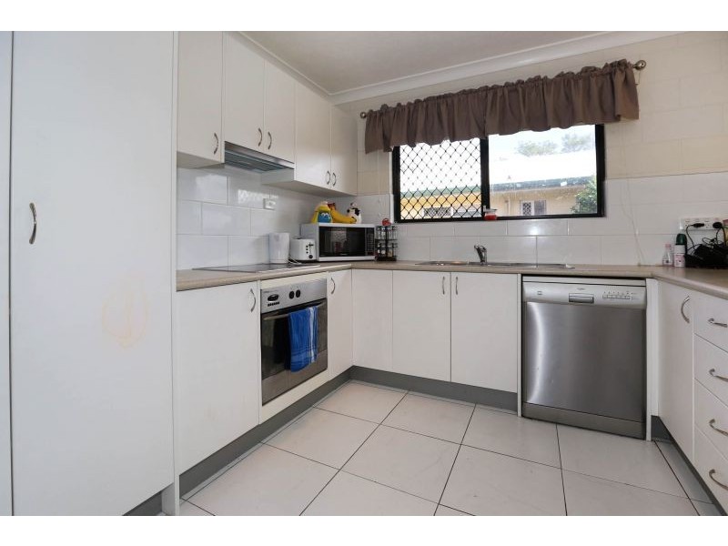 6 Canterbury Road, Kirwan QLD 4817