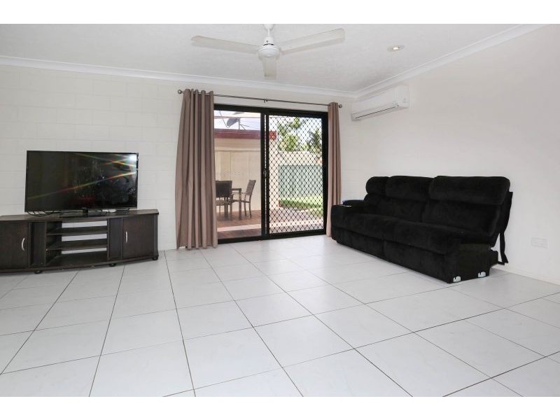 6 Canterbury Road, Kirwan QLD 4817