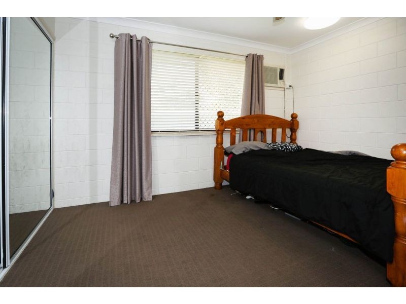 6 Canterbury Road, Kirwan QLD 4817