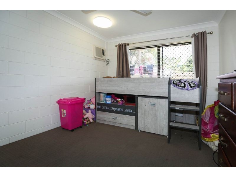 6 Canterbury Road, Kirwan QLD 4817