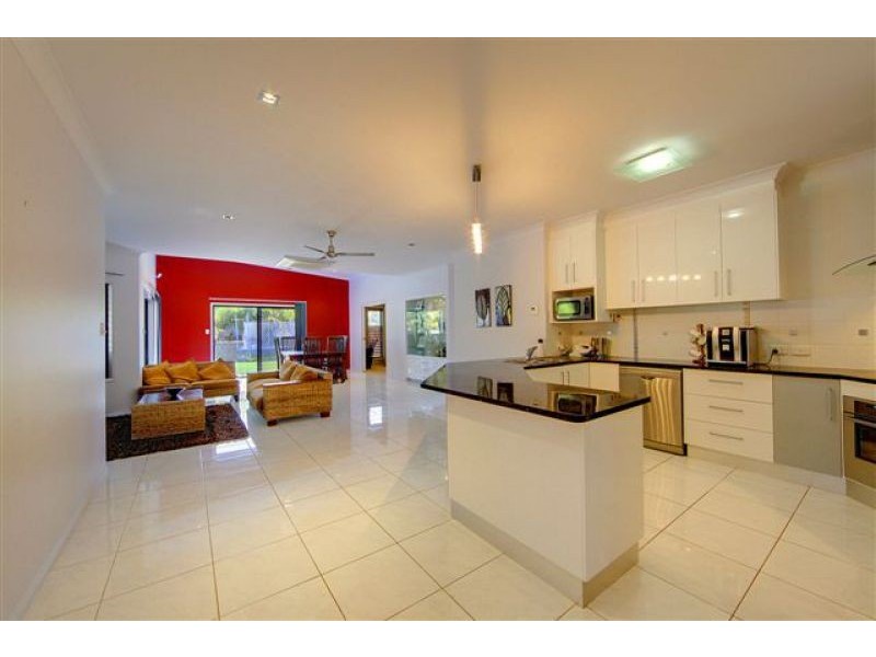 7 Mentmore Court, Bushland Beach QLD 4818