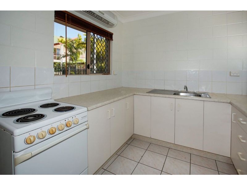 2/133-137 Ireland Street, Oonoonba QLD 4811