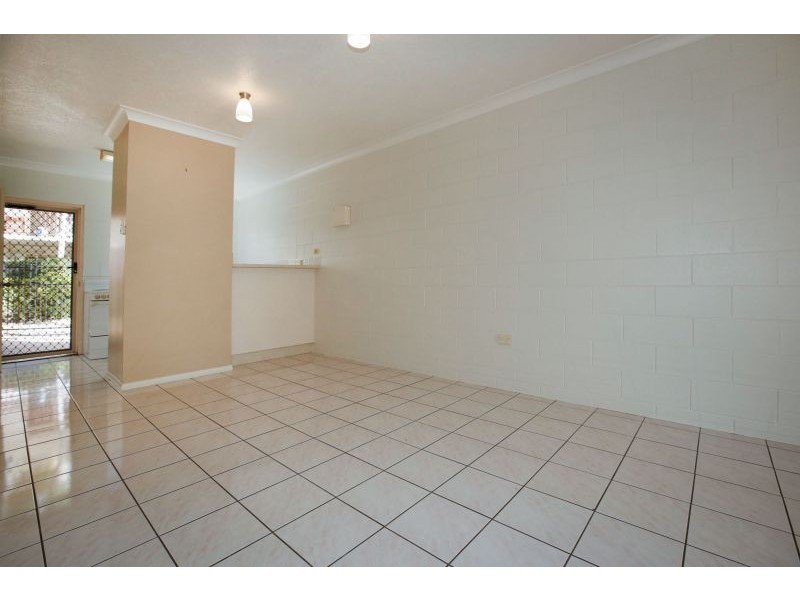 2/133-137 Ireland Street, Oonoonba QLD 4811