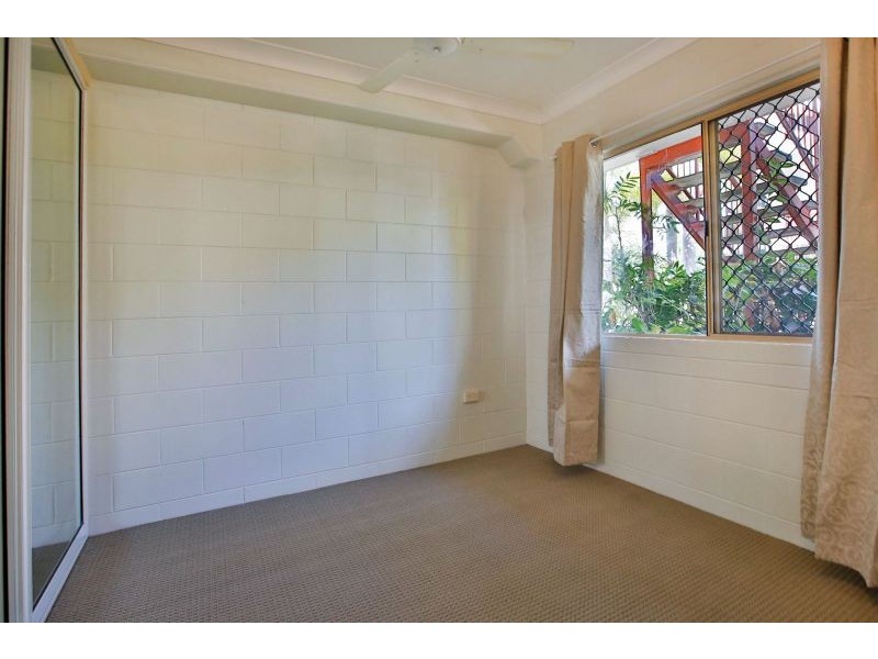 2/133-137 Ireland Street, Oonoonba QLD 4811