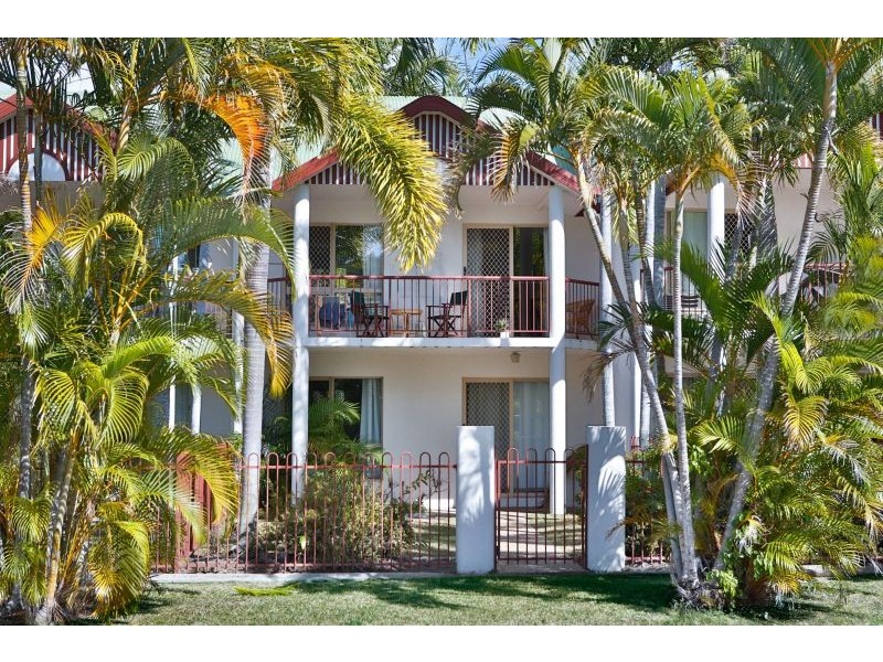 2/133-137 Ireland Street, Oonoonba QLD 4811