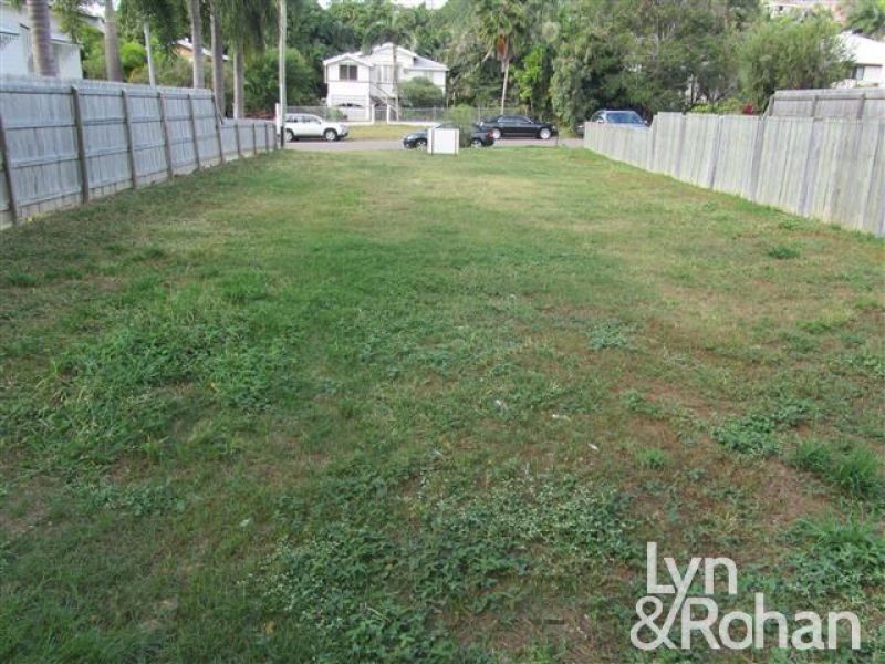 16 Taylor Street, Belgian Gardens QLD 4810