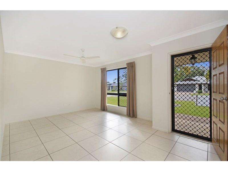 5 Coolaree Drive, Bushland Beach QLD 4818