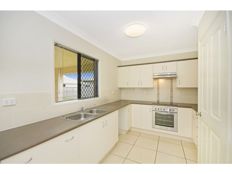 5 Coolaree Drive, Bushland Beach QLD 4818