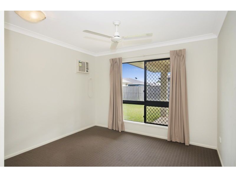 5 Coolaree Drive, Bushland Beach QLD 4818