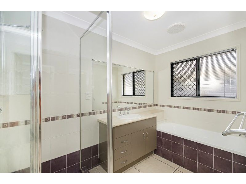 5 Coolaree Drive, Bushland Beach QLD 4818